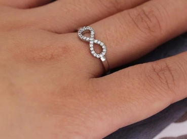 Preview: Ring iLchev® Unendlichkeit - 925 Sterling Silber mit Zirkonia