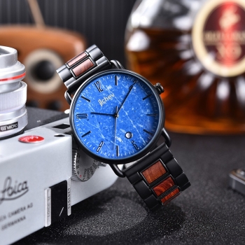 Preview: Armbanduhr iLchev® Liam - Massivholz Sandelholz mit Edelstahl