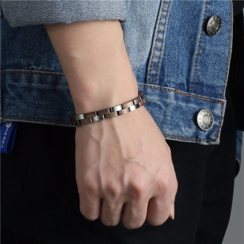 Preview: Armschmuck iLchev® Eston Step by Step - Massivholz Nussbaum und Edelstahl